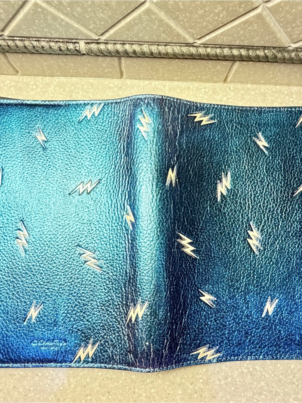Coach Metallic Blue Lightning Snap Folio Case - Picture 5 of 5